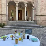 Santa Maria Al Poggio - Dimora Storica Con Vista Mare ベッド・アンド・ブレックファスト