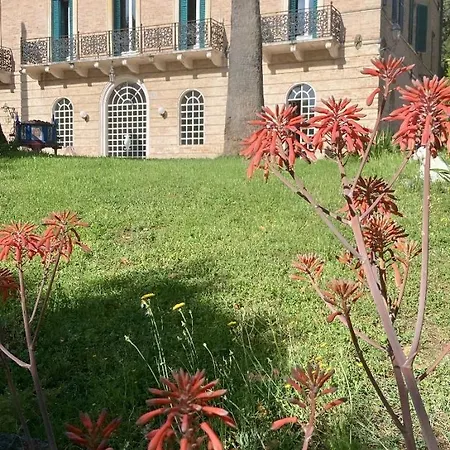 Santa Maria Al Poggio - Dimora Storica Con Vista Mare 4*