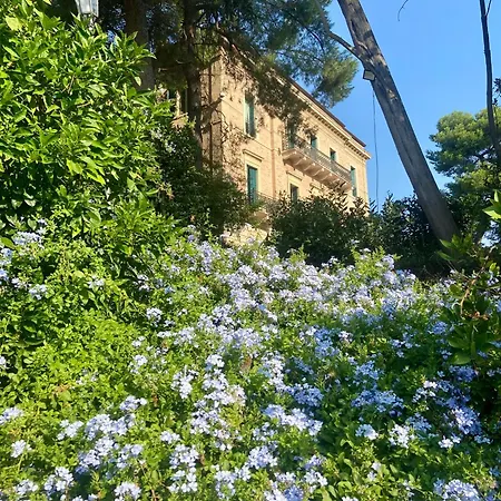 Santa Maria Al Poggio - Dimora Storica Con Vista Mare Bed & Breakfast