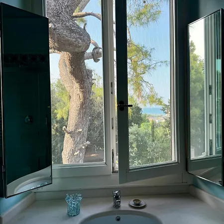 Santa Maria Al Poggio - Dimora Storica Con Vista Mare Bed & Breakfast 4*